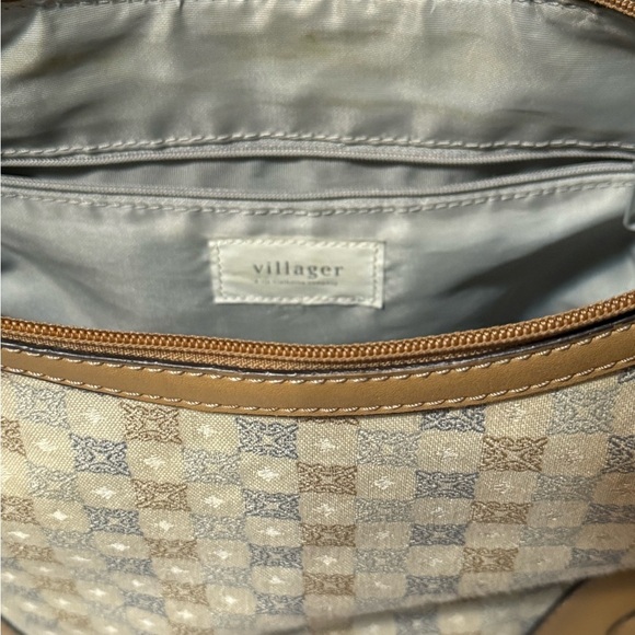 Tan and Cream Checkered Shoulder Bag with Gold Hardware - Picture 5 of 16